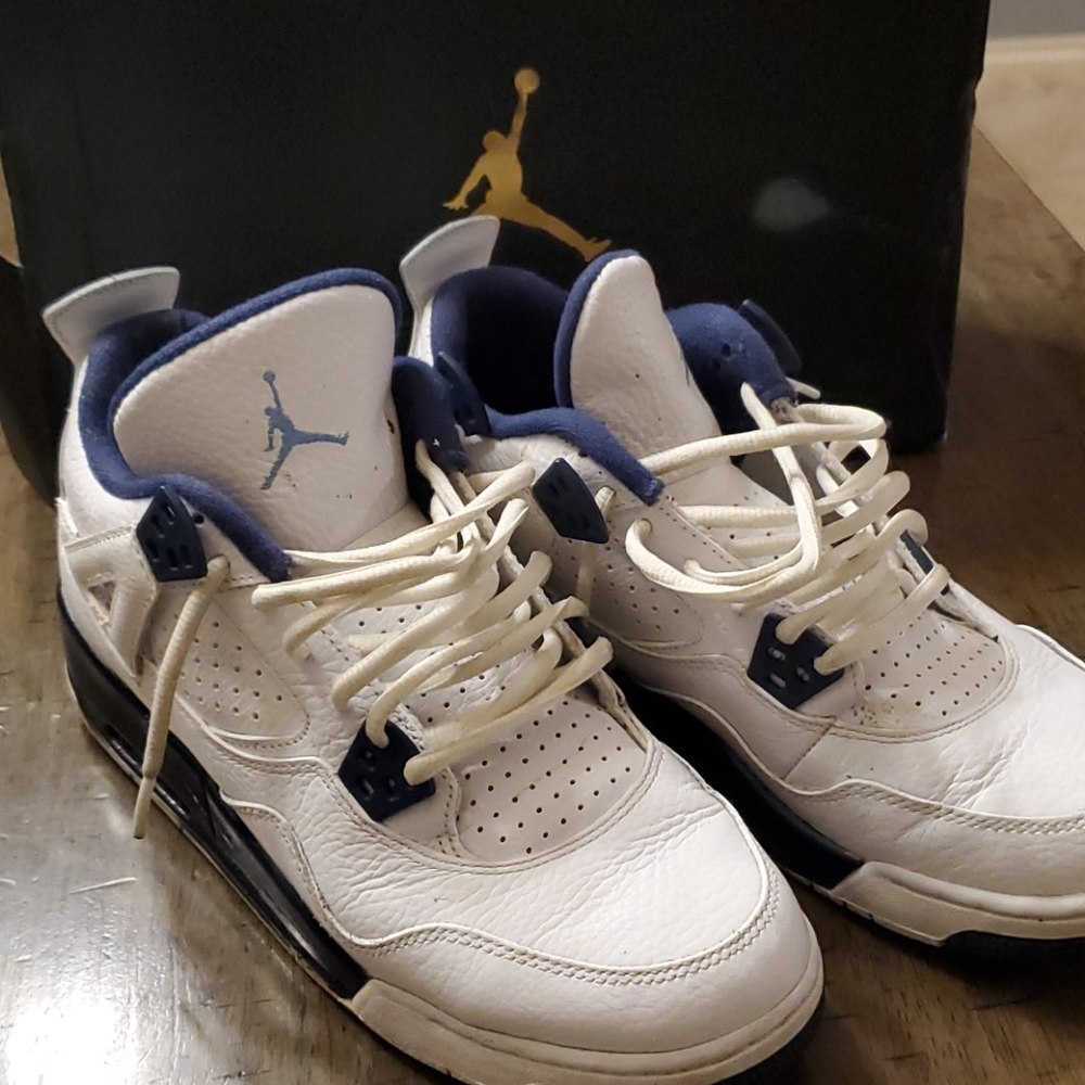 Air Jordan 4 Retro